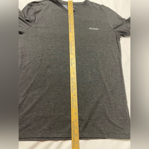 Mens Columbia V-neck Gray Short Sleeve T-Shirt Size L/G - Picture 5 of 5